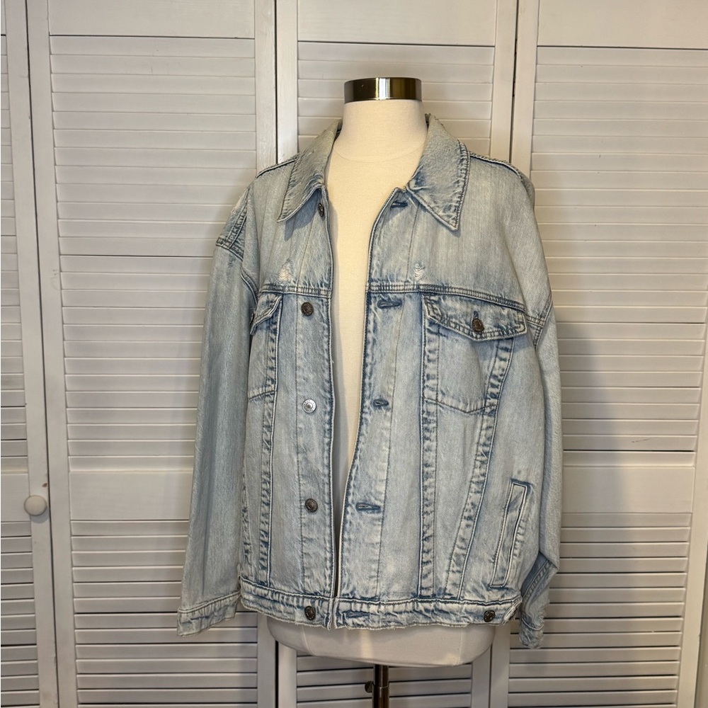American Eagle Outfitters Light Blue Denim Jacket